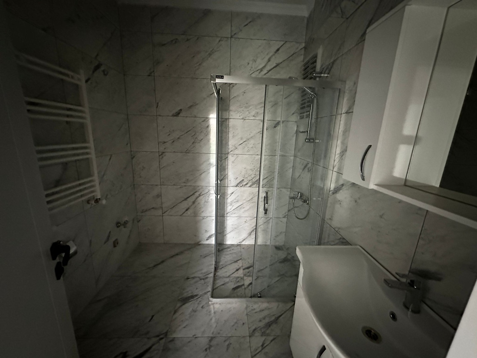 MABEL'DEN ADACIKTA SAHİL YOLU KENARINDA SATILIK SIFIR 3+1 DAİRE